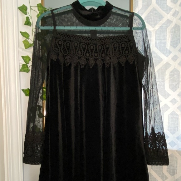 Altar’d State Black Velvet Mini Dress - Picture 4 of 7